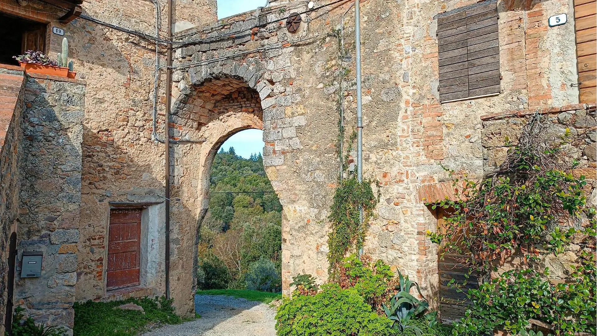 Nice Apartment In Monticiano With House A Panoramic View 0*,