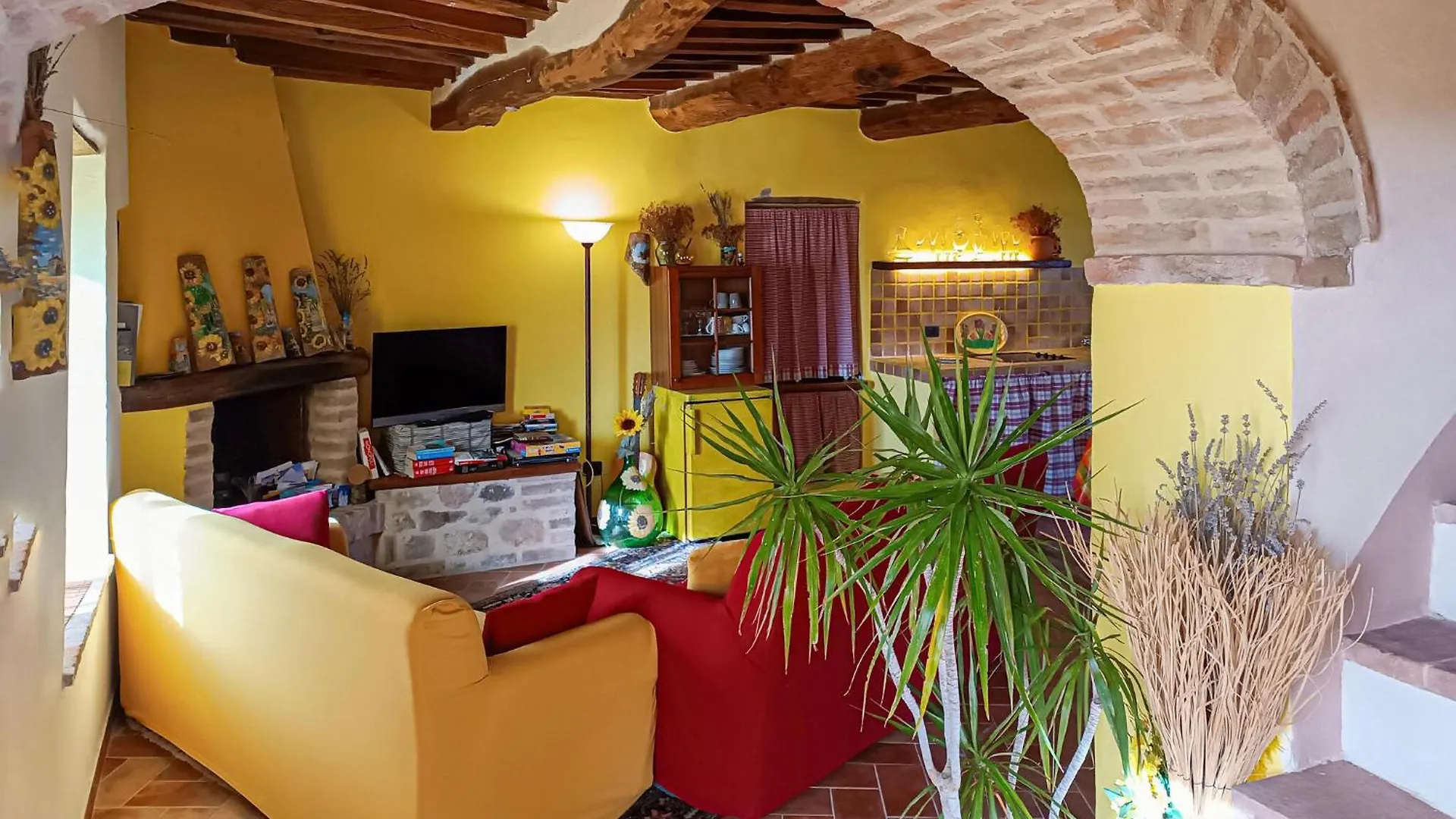 Nice Apartment In Monticiano With House A Panoramic View 0*,  Italien